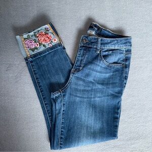Stitch Star Women's Blue Cropped Jeans with Floral Embroidery Stretch size 8